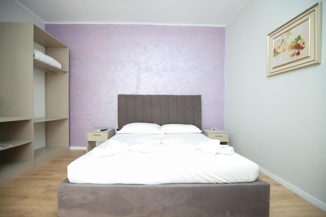 Skyhill Boutique Hotel Вльора Екстер'єр фото