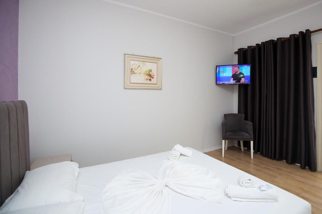 Skyhill Boutique Hotel Вльора Екстер'єр фото