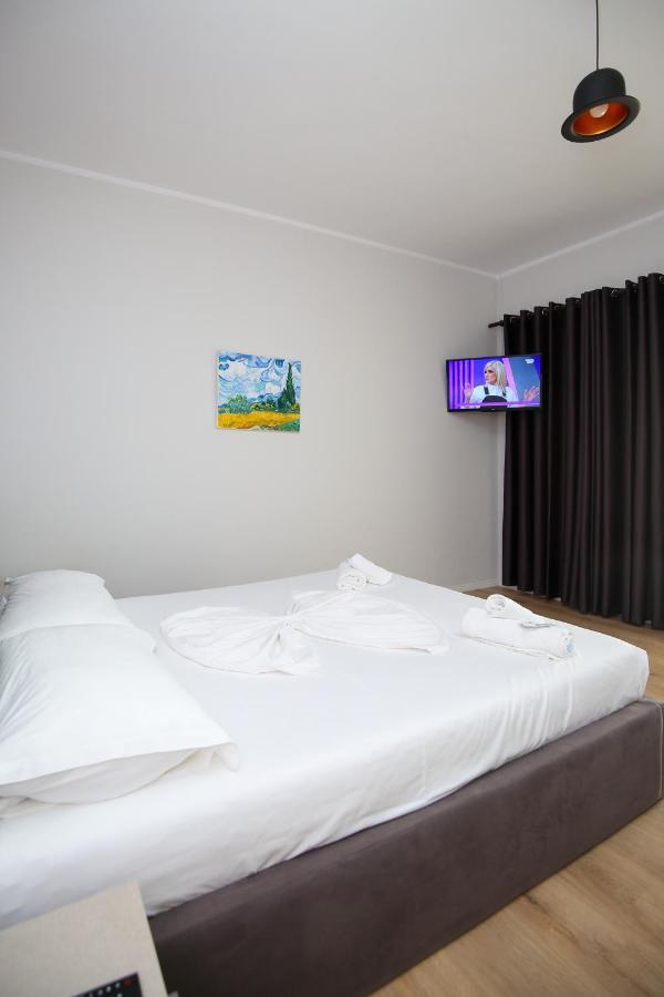Skyhill Boutique Hotel Вльора Екстер'єр фото